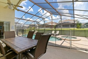 Villa, 4 Bedrooms | Outdoor dining