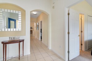 Villa, 4 chambres | Intérieur