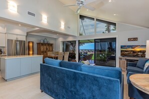 Condo, 2 Bedrooms | Living area