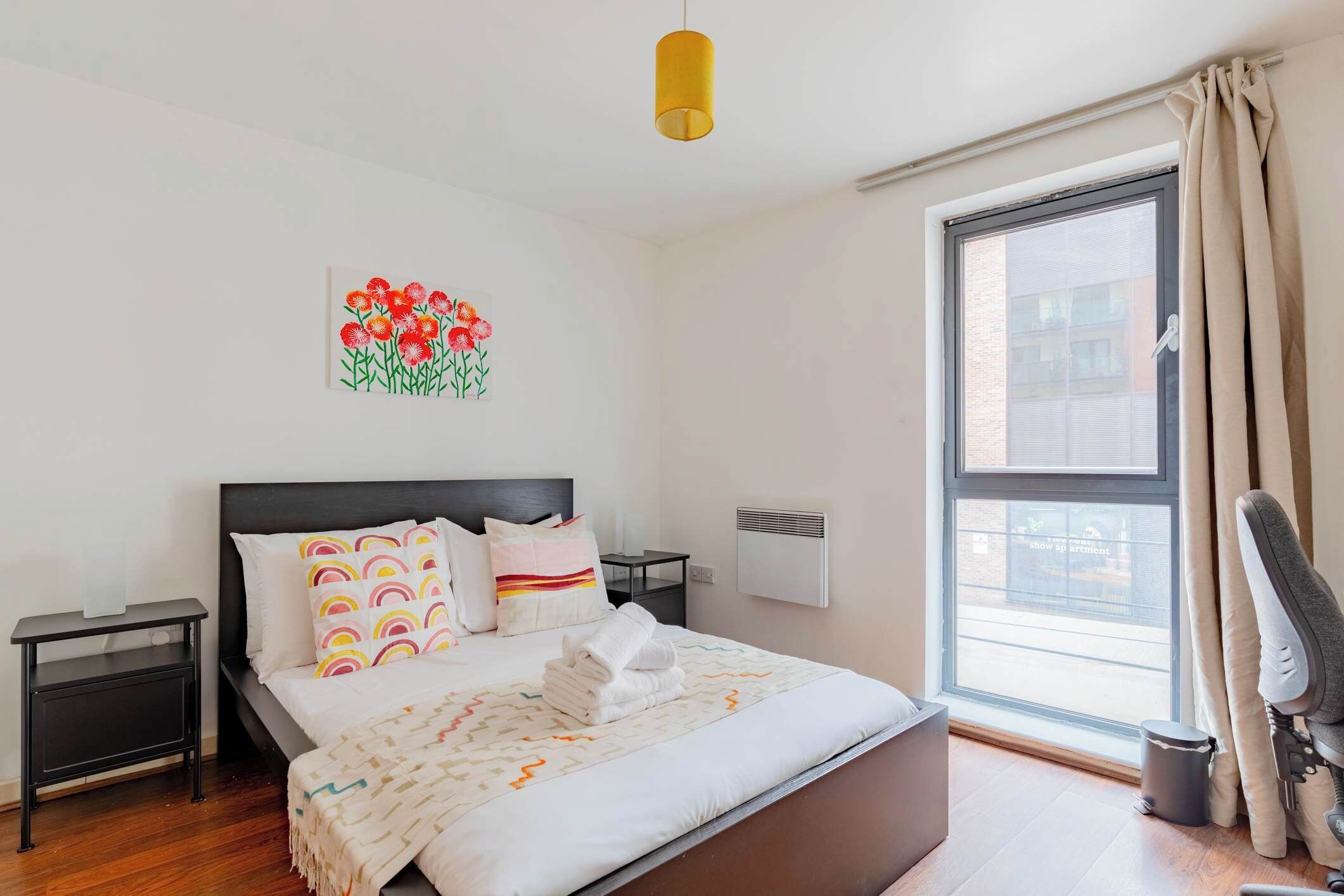 3 bedrooms, iron/ironing board, Internet, bed sheets