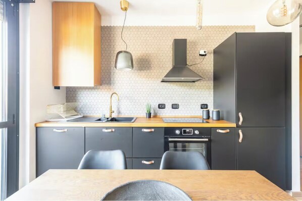 Oven, stovetop, dishwasher