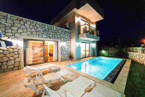 Villa, Mountain View | Desk, laptop workspace, soundproofing, iron/ironing board - Villa Meyra (Kas)