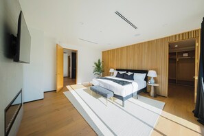 6 bedrooms, iron/ironing board, WiFi, bed sheets