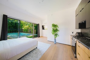 6 chambres, fer et planche à repasser, Wi-Fi, draps fournis