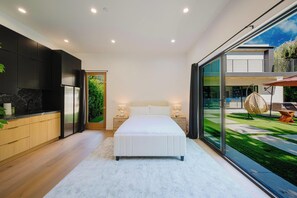6 chambres, fer et planche à repasser, Wi-Fi, draps fournis