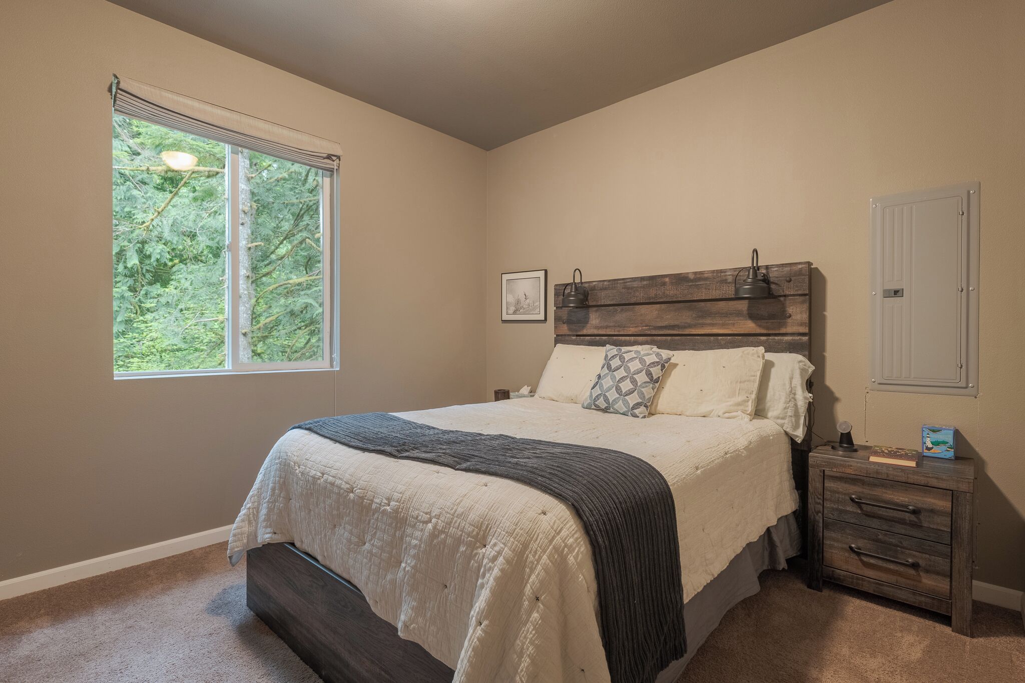 3 多间卧室、熨斗/熨衣板、WiFi、床单