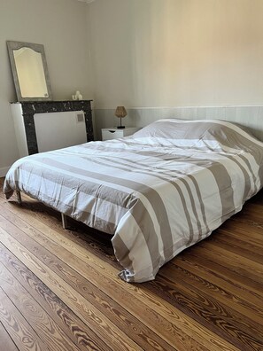 3 bedrooms, WiFi, bed sheets