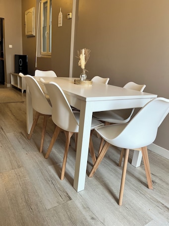 お食事. Quiet town house - sleeps 8 - pets welcome - 10 min from circuit