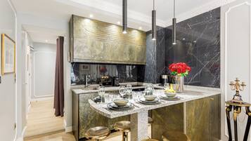 Daily local cuisine breakfast for a fee