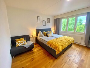 WiFi, bed sheets - Modern 3.5-room apartment near Will SG (Rickenbach)