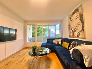 TV - Modern 3.5-room apartment near Will SG (Rickenbach)