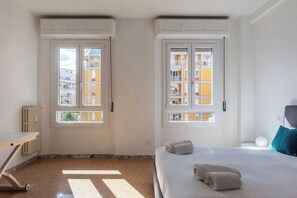 Comfort Apartment, City View | Free WiFi - Spacious flat near to Central Rome (Rome)