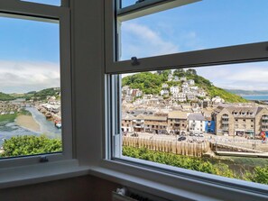 Interior - Harbour House (Looe)