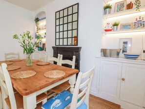 Dining - Harbour House (Looe)