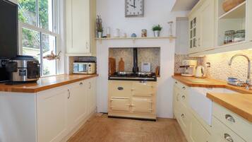 Utensilis de cuina, vaixella i coberteria