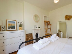 4 bedrooms, individually decorated, individually furnished, free WiFi
