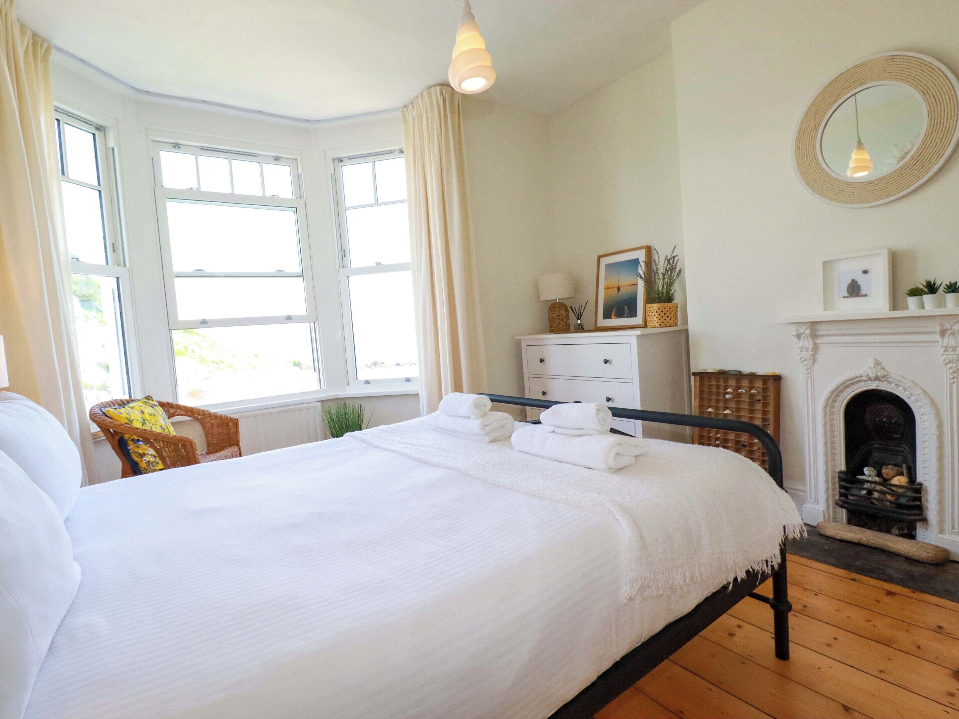 4 bedrooms, individually decorated, individually furnished, free WiFi