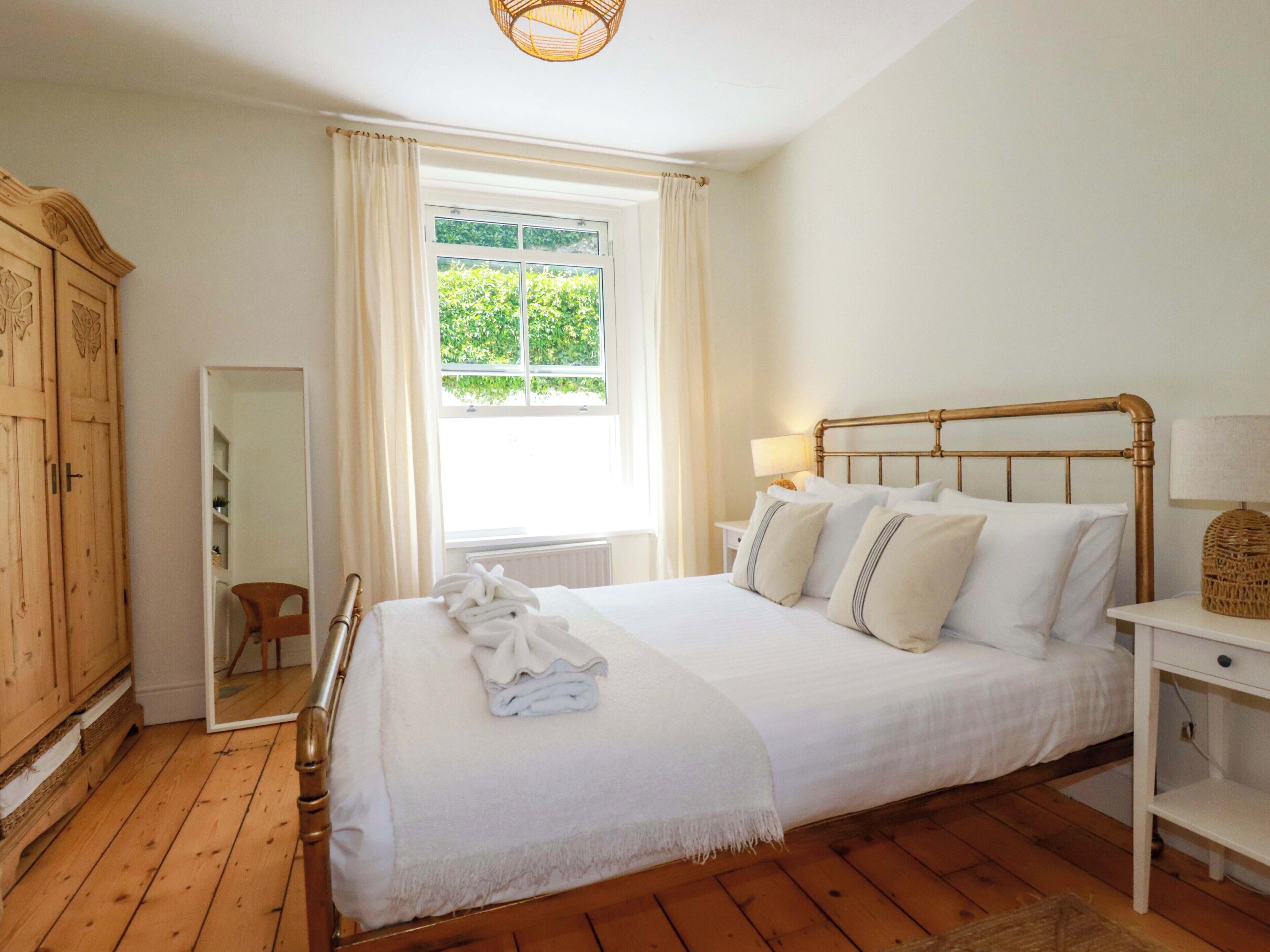 4 bedrooms, individually decorated, individually furnished, free WiFi