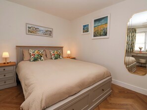 1 bedroom, individually decorated, individually furnished, free WiFi