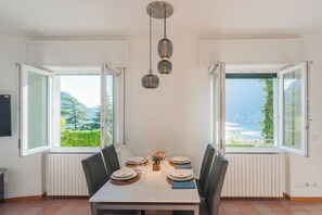 Apartment (2 Bedrooms) | Living area