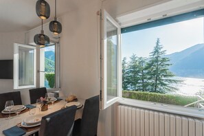 Apartment (2 Bedrooms) | Living area