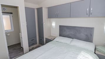 2 bedrooms, individually decorated, individually furnished, free WiFi