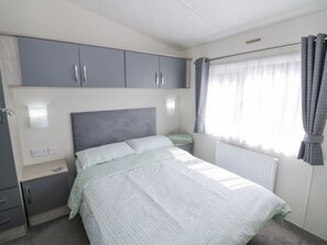 2 bedrooms, individually decorated, individually furnished, free WiFi