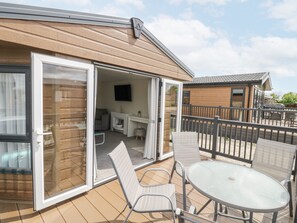 Outdoor dining - Serendipity (Evesham)