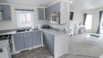 Dishwasher, cookware/dishes/utensils