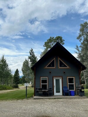 Familjestuga - utsikt mot bergen | Exteriör