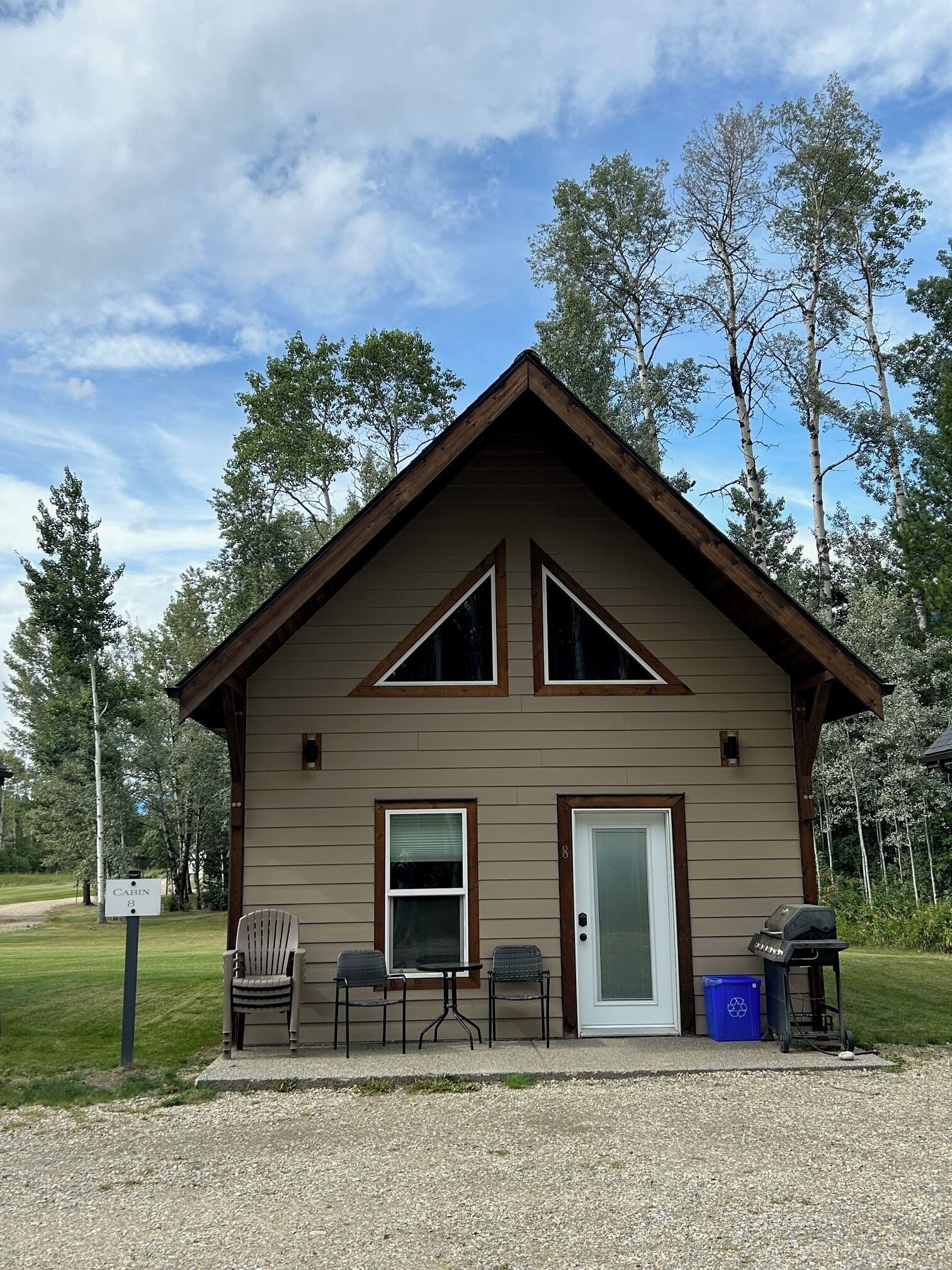 家庭村舍, 山景 | 外观
