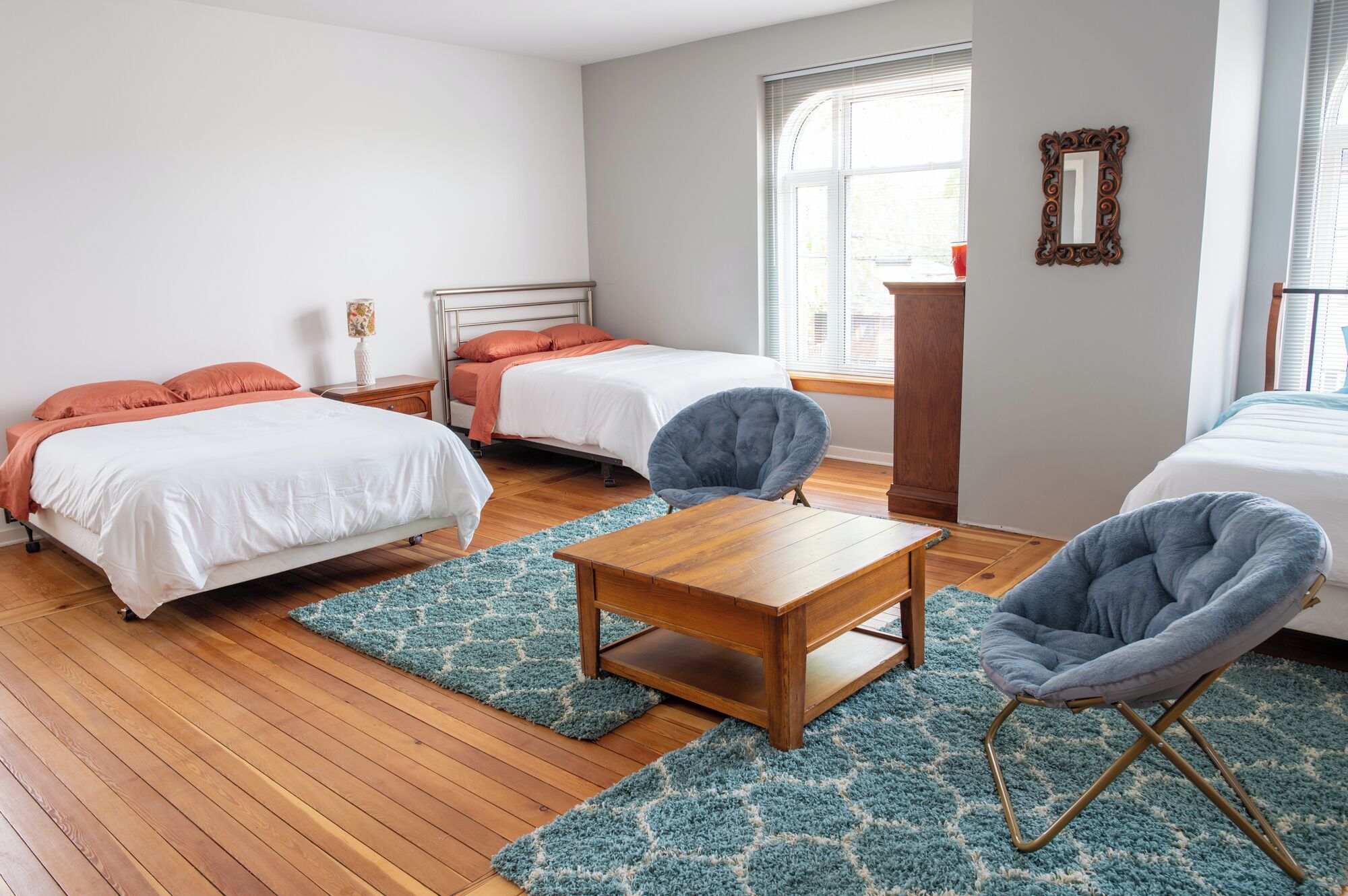 4 bedrooms, WiFi, bed sheets, wheelchair access