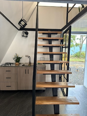 Deluxe Double Room, Mountain View | Private kitchen