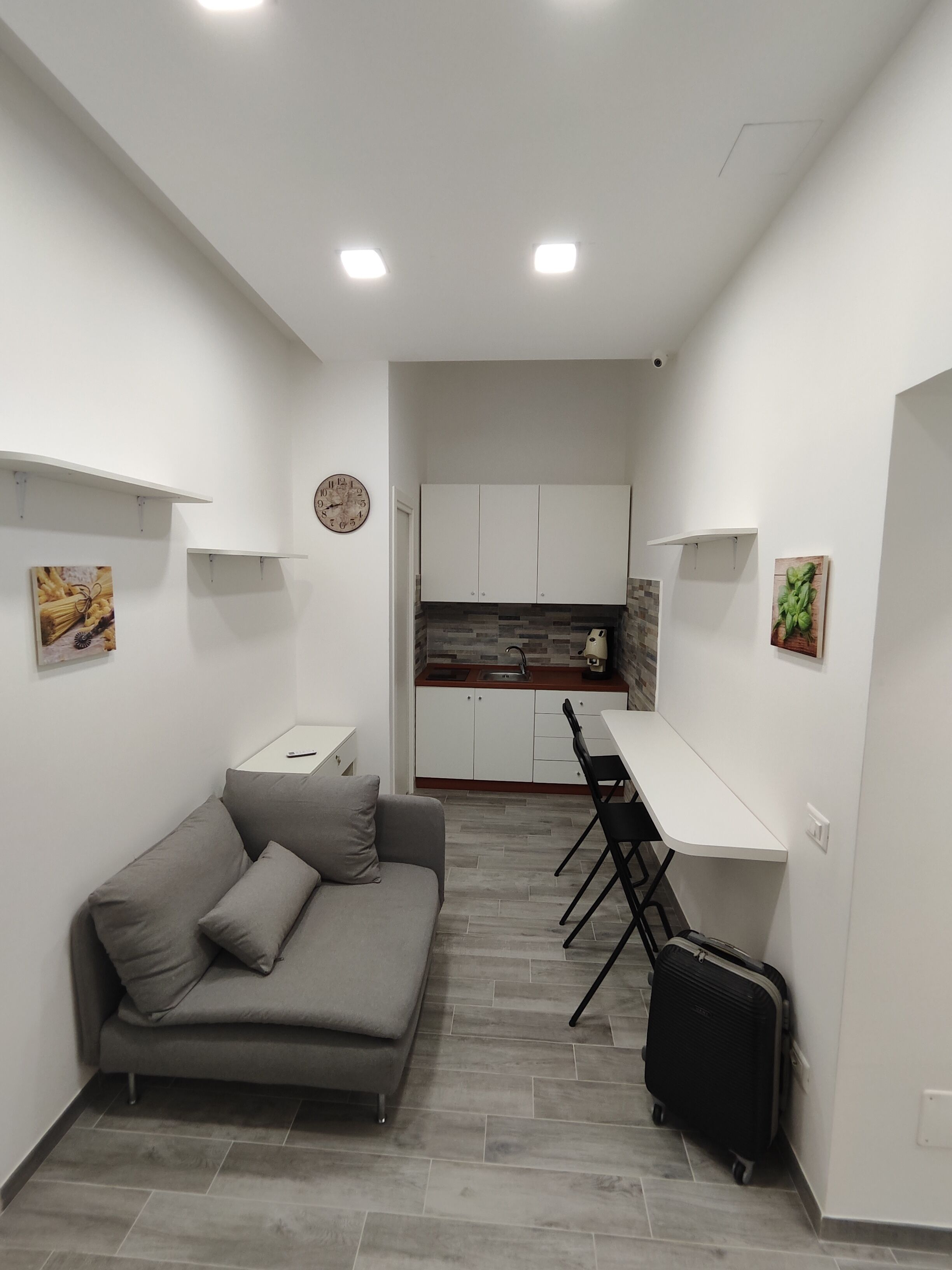 Mini-fridge, microwave, oven, stovetop