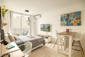 1 bedroom, desk, travel crib, WiFi - 99- Luminoso y Moderno Estudio en Palermo (Buenos Aires)