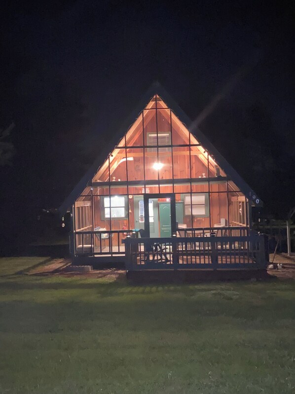 Exterior - Cozy 3-bedroom cabin with all the amenities two miles from Cave Run Lake. (Salt Lick)