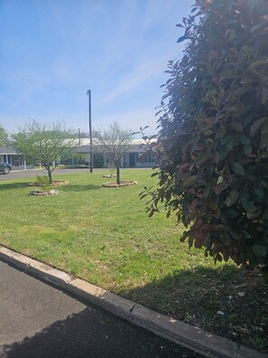 Exterior - La Vista Motel (Burnet)