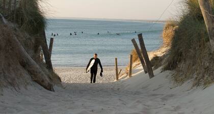 The Spot - The Torch. Open-air hostel close to a legendary surf spot