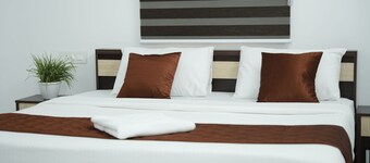 Hotel Gold Suite - Premium stay in Kakkanad