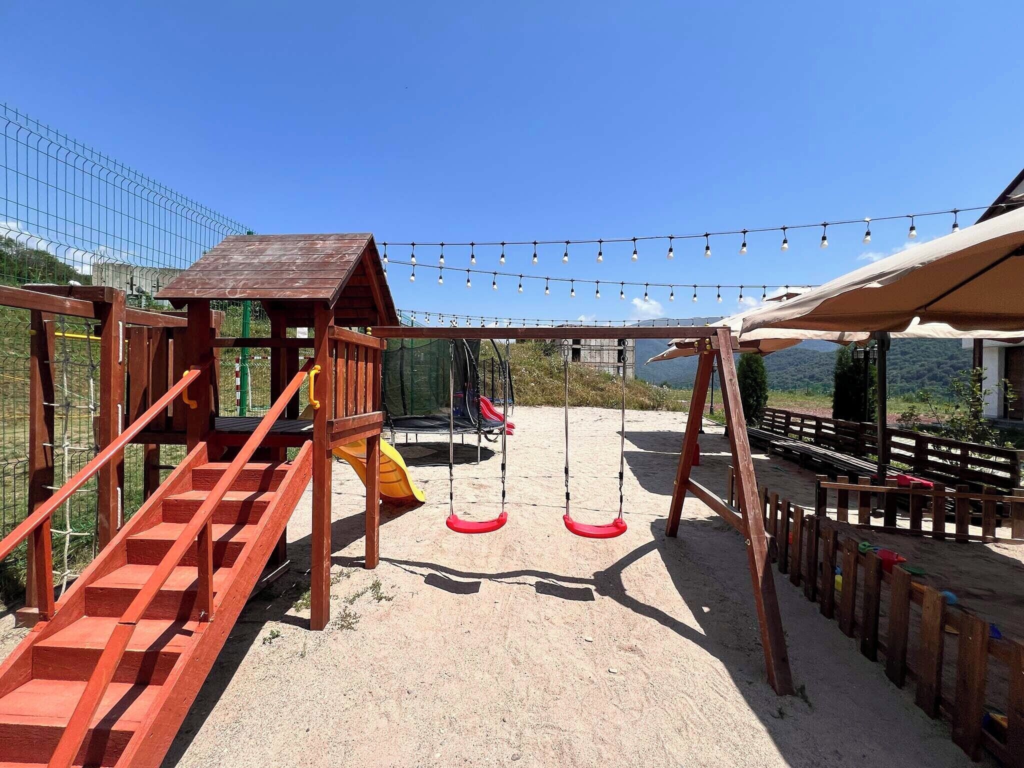 Tempat bermain anak - outdoor