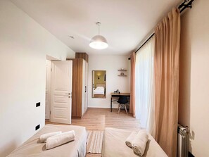 Premium bedding, soundproofing, iron/ironing board - Motives Inn Dilijan (Dilijan)