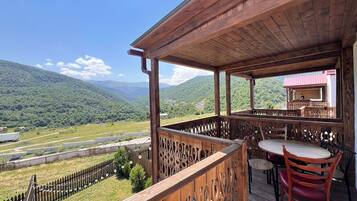 Superior Townhome, Balcony, Mountain View | Balcony
