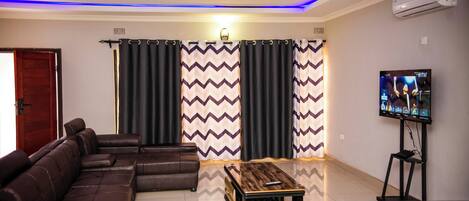 Deluxe Apartment | Living area