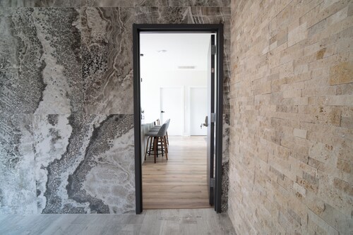 Modern 2-BR cabin in charming Conneaut by the Lake