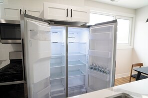 Interior - Modern 2-BR cabin in charming Conneaut by the Lake (Conneaut)