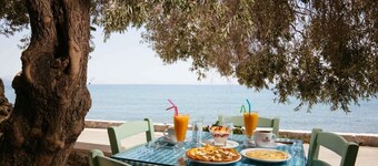 Giannis Seafront Studios I & Breakfast