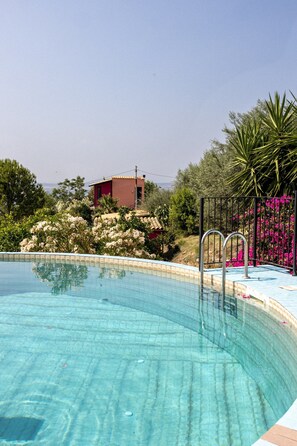 Casa | Piscina | Piscina interna, piscina externa