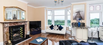 Seaview Retreat - Breathtaking coastal views, 2 bedroom apartment