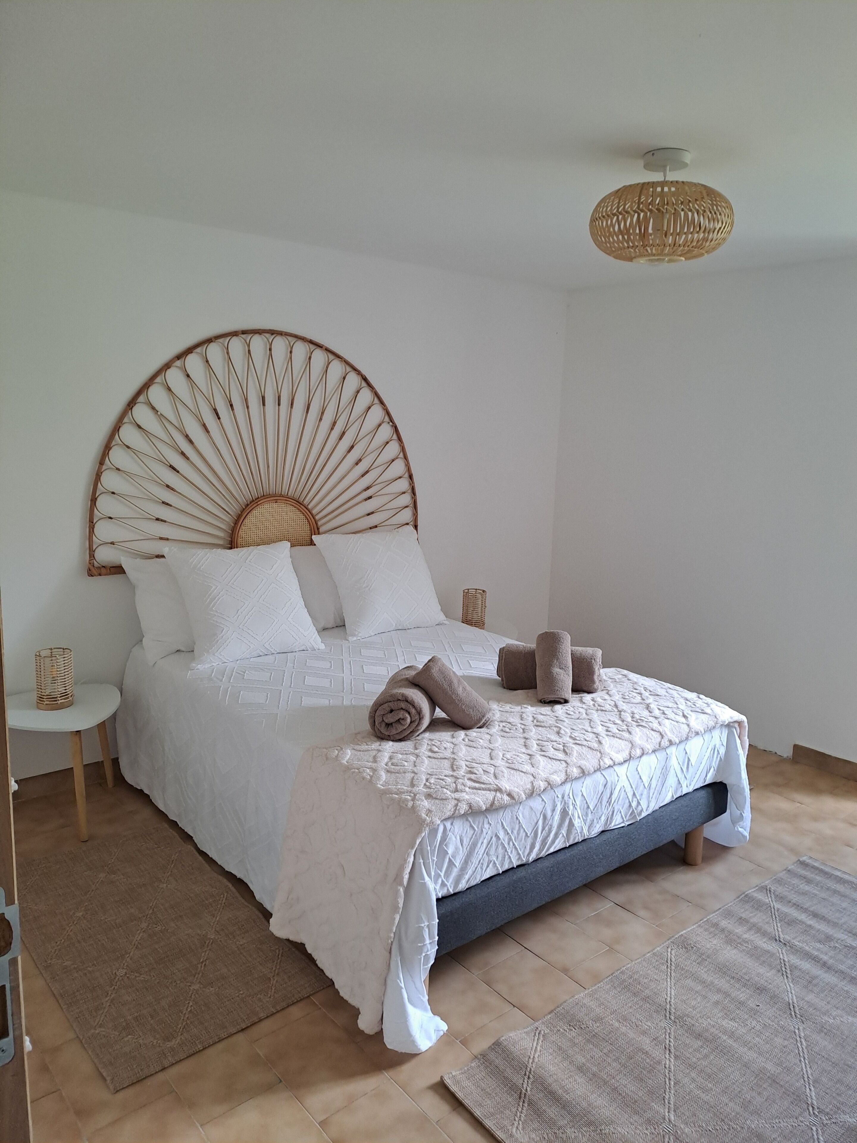 2 dormitorios, tabla de planchar con plancha, wifi y ropa de cama