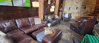 The Ranch: Lodge+Barn+Pool+Airstream • 35 Pax